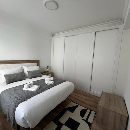 Gris Parking A Menos De 1 Min A Pie Apartman Vigo Kültér fotó