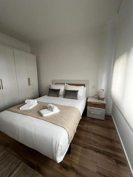 Gris Parking A Menos De 1 Min A Pie Apartman Vigo Kültér fotó